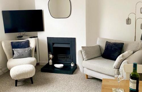 Penrhyndeudraeth House | Explore Bron Eryri - Cozy Retreat by Portmeirion Gates