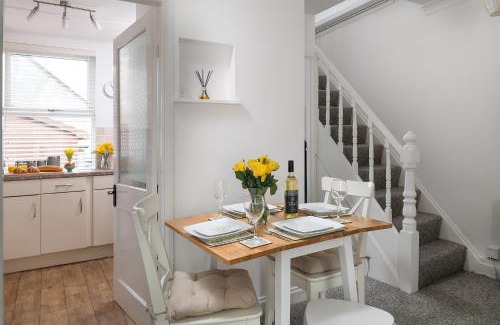 Penrhyndeudraeth House | Explore Bron Eryri - Cozy Retreat by Portmeirion Gates