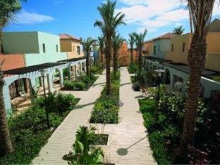 Caleta de Fuste Hotel | Discover Broncemar Beach Suites: Oceanfront Comfort Awaits