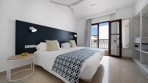 Caleta de Fuste Hotel | Discover Broncemar Beach Suites: Oceanfront Comfort Awaits