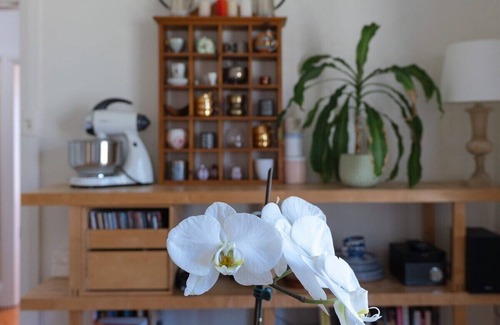 Bronte House | Boho Chic Bronte Retreat with Ocean Views and Parking