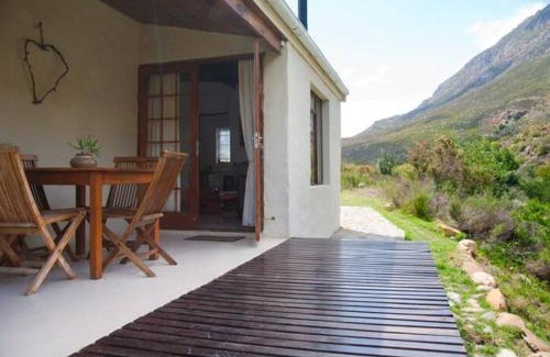 Barrydale Ski Chalet | Discover Bronze Grove Farm and Chalets: Oceanfront Retreat