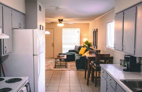 Longview House | Pet-Friendly Bronze Star 2-Bedroom Retreat for Families