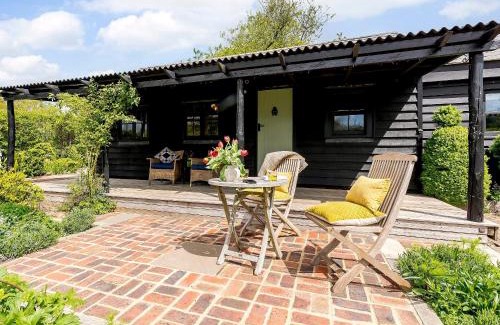 Abbess Roding House | Brook Farm Annex: Child-Friendly Hotel with 9.2/10 Rating