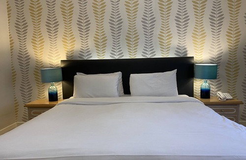 Wordsley Hotel | Brook Marston Farm Hotel: Family-Friendly Retreat Awaits