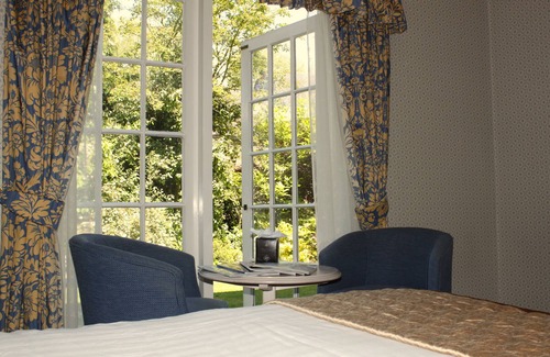 Wordsley Hotel | Brook Marston Farm Hotel: Family-Friendly Retreat Awaits