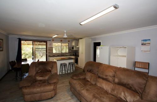 Guilderton House | Cozy Brooklands: Pet-Friendly Beach Shack Getaway