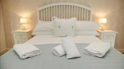 Llangennith House | Family-Friendly Getaway at Brooklands Cottage - Rated 8/10