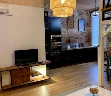 Saint - Aubin - Dupuy Apartment | Brooklyn Apartment - Family-Friendly Near Carnot/Ramblas