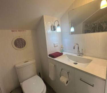 Brooklyn Hotel | Discover Comfort at Brooklyn Motel - 4-Star Spa Retreat