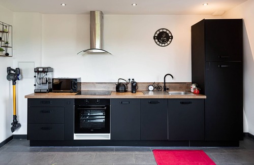 Montry Apartment | Brooklyn Hotel: Steps Away from Disneyland Adventure