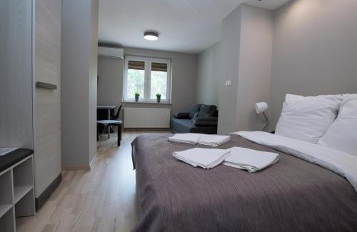 Trzcinica Hotel | Brooklyn Noclegi: Family-Friendly Stay with Breakfast Included