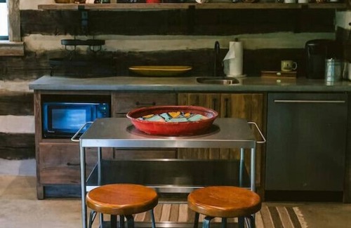 Round Top Cabin | Top-Rated Barnwood Builders Cabin at The Lone Star Farm