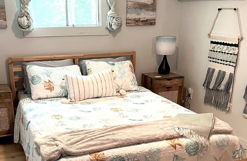 Armour Cottage | Brooks' & Laurie's Cottage on Pickerel Lake