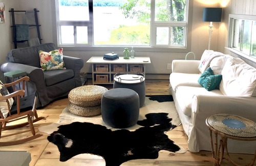 Armour Cottage | Brooks' & Laurie's Cottage on Pickerel Lake