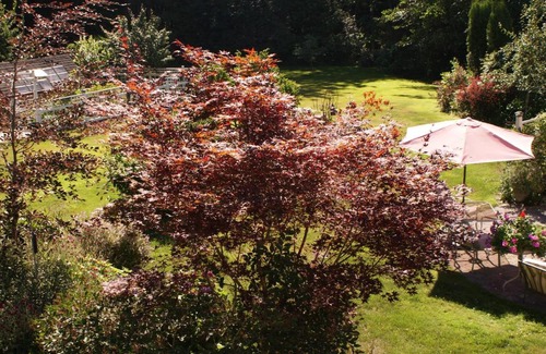 Powell River House | Brookshire Guest House: Top-Rated Getaway with Hot Tub