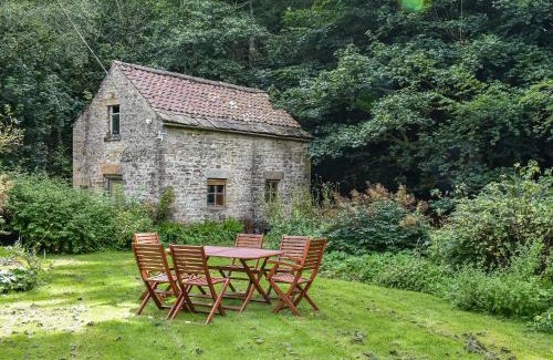 Bishop Auckland House | Brookside Cottage: Guest Rated 10/10, Pet & Child Friendly