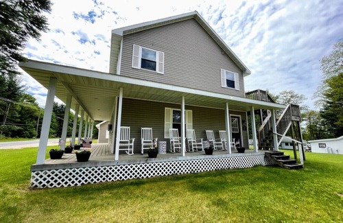 Grawn House | Brookside Cottages and Resort The Big House