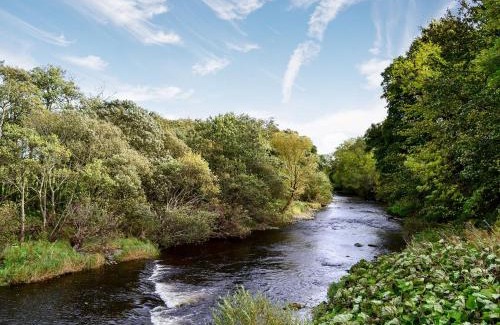 Duns House | Cozy Broomhouse Lodge: Pet-Friendly Retreat with Top Ratings