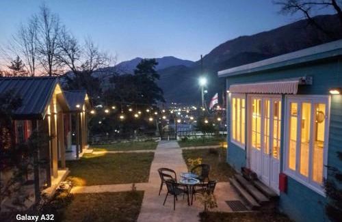Ambrolauri Hotel | Elegant Brotseulebi: Highly Rated with Family-Friendly Amenities