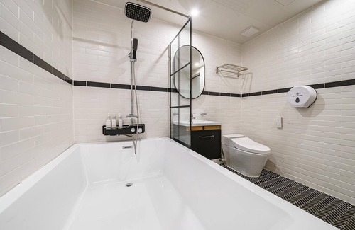 Buk-gu Hotel | Eco-Friendly Comfort at Brown Dot Busan Hwamyeong Hotel