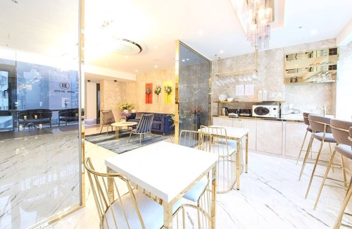 Seo Hotel | Explore Brown-Dot Songdo: Ideal for Families with Breakfast