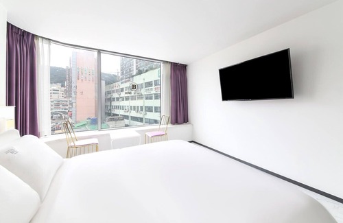 Seo Hotel | Explore Brown-Dot Songdo: Ideal for Families with Breakfast