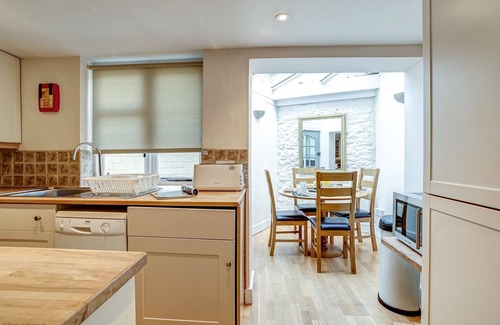 Woodstock Cottage | Cozy Browns Lane Woodstock Cottage - Family-Friendly Escape