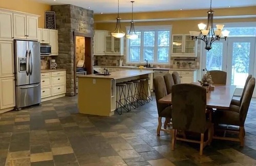 Lion's Head House | Unforgettable Bruce Golf Getaways with Fantastic Amenities