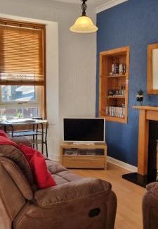 St Leonards Apartment | Pet-Friendly Comfort at Brucefield Avenue - Rated 9/10