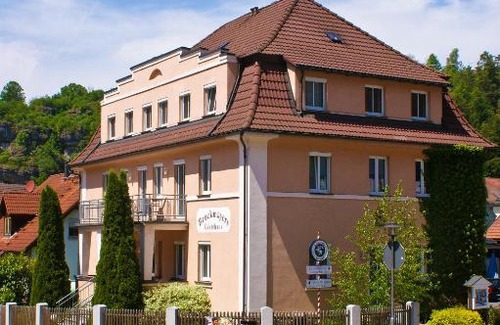 Pottenstein House | Welcoming Bruckmayers Gästehaus: Family-Friendly Retreat