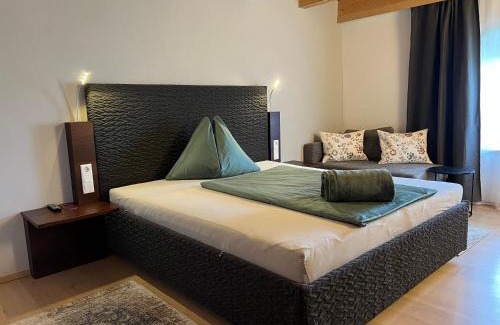 Ansfelden Hotel | Discover Brucknergut: Family-Friendly Retreat with High Ratings