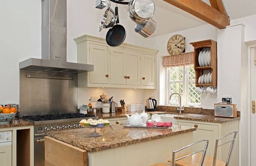 Chipping Norton Apartment | Cozy Bruern Cottages - Perfect Getaway for Families