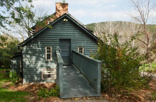 Stanley House | Family-Friendly Stays at Brumback House Await You