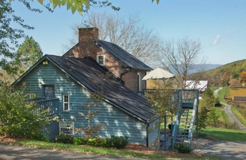 Stanley House | Family-Friendly Stays at Brumback House Await You