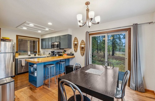Bear Basin Estates House | Explore Brundage Meadows: Cozy Stay with Lake Views & Trails