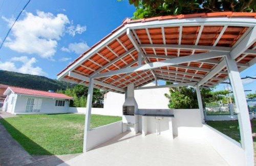 Zimbros House | Cozy Holiday Homes in Bombinhas with Oceanfront Views