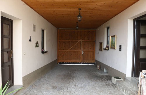 Neundorf Apartment | Brunow Apartment "Paula": Nature Retreat with Spa & Hot Tub