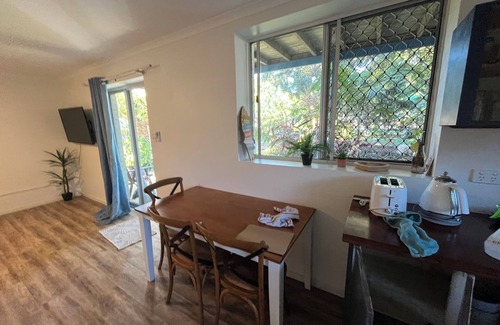 Brunswick Heads Apartment | Bruns Garden Apartment ~ Spacious | Close to the Beach ~ * Monthly Discounts *