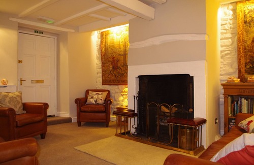 Barnard Castle House | Brunswick House: Family-Friendly Retreat with Breakfast Included