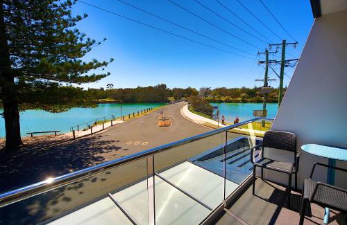 Brunswick Heads Hotel | Discover Brunswick River Inn with Oceanfront Views