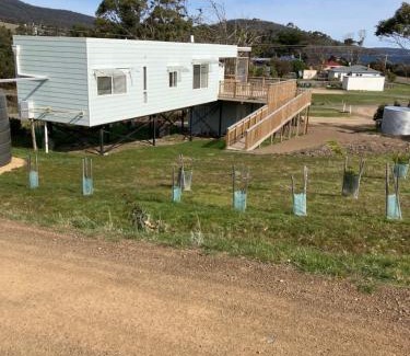 Alonnah House | Oceanfront Bruny Ocean Cottage with Top Guest Rating 9.4