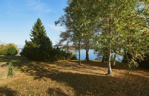 Comabbio Apartment | Brusisch 1638 Apartments: Oceanfront Stay with Breakfast