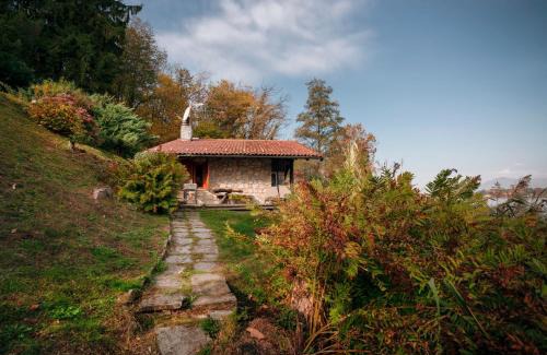 Comabbio Ski Chalet | Brusisch 1638 Cottage