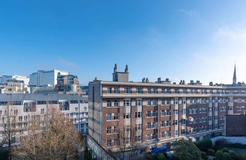 Upper Town Apartment | Elegant Brussels Royal Design Residence with Breakfast & Kitchen