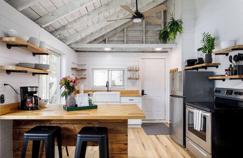 Lake Ann House | Discover Bryan Lake Hideaway: Private Beach and Ocean Views