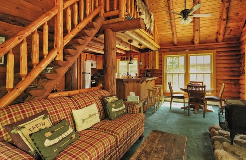 Bryant Pond Cabin | Cozy Bryant Pond Log Cabin for Your Ski Adventure