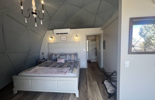 Cannonville Hotel | Guest Rated: 10/10 at Bryce Glamp And Camp with Unique Amenities