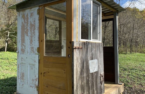 Viroqua RV Rental | Discover Brye’s Bad Axe Glampsite: Pet-Friendly Retreat