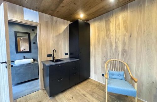 Solfjellsjoen Apartment | Family-Friendly Brygga på Dønna with Hot Tub & Kitchen Access